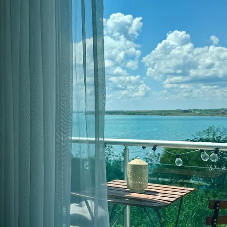 Boutique Europe Elegant Coastal Escape Apartment *