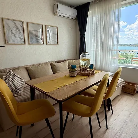 Apartament Boutique Europe Elegant Coastal Escape *