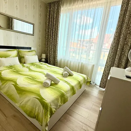 Boutique Europe Elegant Coastal Escape Apartment Pomorie