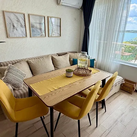 Апартамент Boutique Europe Elegant Coastal Escape Поморие