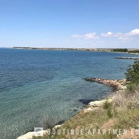 Boutique Europe Elegant Coastal Escape Апартаменты Поморие